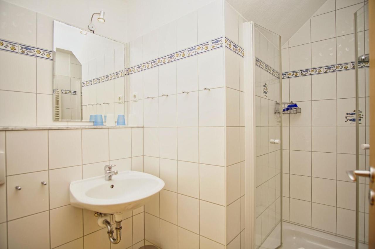 Nah Am Meer, Ruhige Lage, Gratis Nutzung Vom Ahoi Erlebnisbad Und Sauna In Sellin - Haus Inselblick Fewo 02 Goehren  Exteriér fotografie